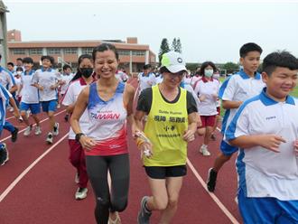 最會跑的全盲咖啡師首場校園公益 激勵偏鄉學子