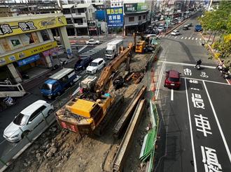 挖到城墙遗构！ 台南民德国中门口地下道治水工程延宕