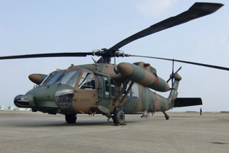 日本自衛隊直升機零件遺失 安全顧慮 防衛相取消搭乘