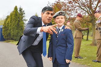 英相擬重啟義務役 滿18歲服役1年