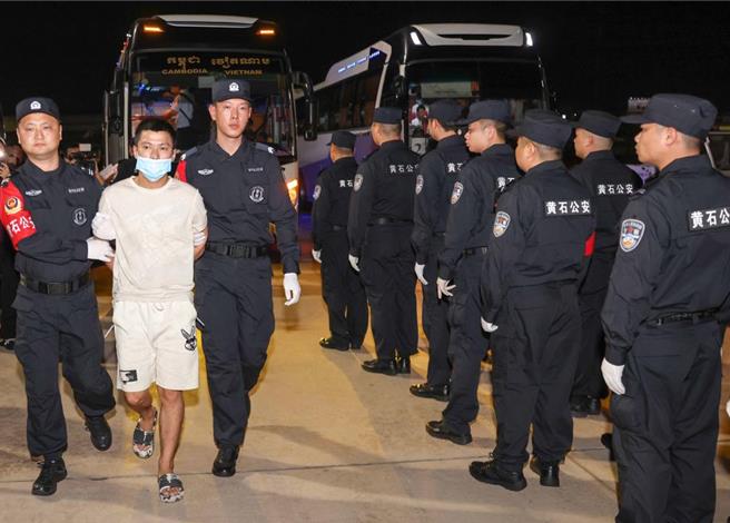 大陸公安部表示，近五年大陸全國犯罪率下降，社會治安持續改善；連續7年多未發生暴恐案事件。（摘自新華社）