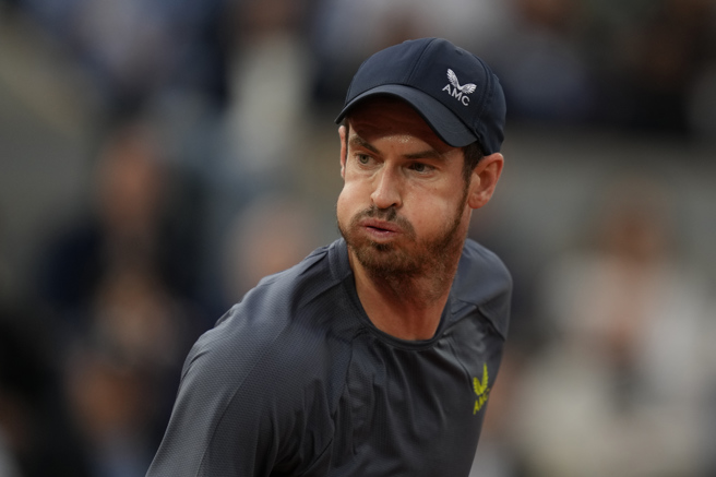 職業網球生涯最後一次參加法網的英國名將莫瑞，首輪無奈出局。（美聯社）