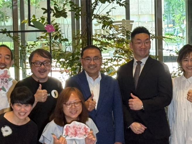 民进党新北市党部主委改选结果出炉，立法委员苏巧慧以高达94.5％的得票率高票当选。新北市长侯友宜送上祝福表示「每一个人有每一个人人生规画，恭喜苏巧慧当选」，对于国民党2026新北市长人选则仍未表态。（柯毓庭摄）