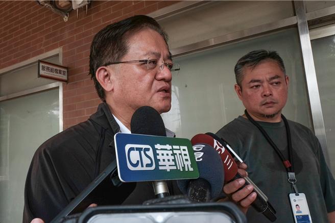 新竹市消防員李詠真和周立鑫殉職，消防署長蕭煥章說2人「任務已經結束了！」（羅浚濱攝）