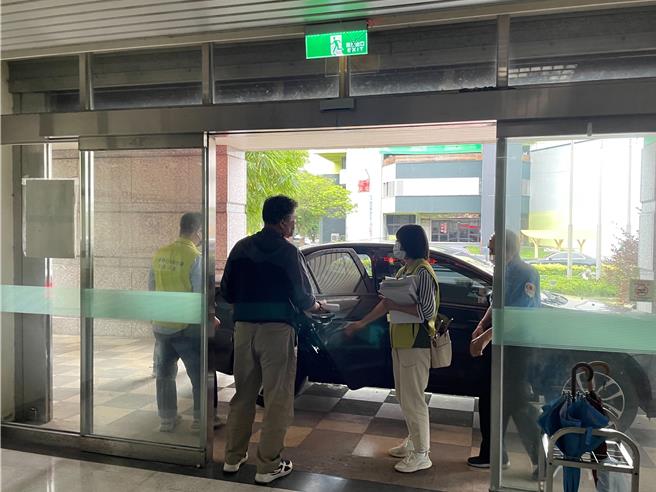 一家基隆的工程公司自2019年起積欠了包括稅款、罰單等，行政執行署宜蘭分署日前約談該公司實質負責人，並向地方法院聲請管收獲准。（行政執行署宜蘭分署提供／張志康基隆傳真）