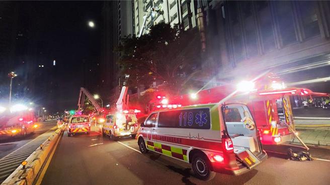 新竹市东区金山街一栋住宅集合大楼，26日深夜发生地下室管道间火警。（图 / 中时资料照）