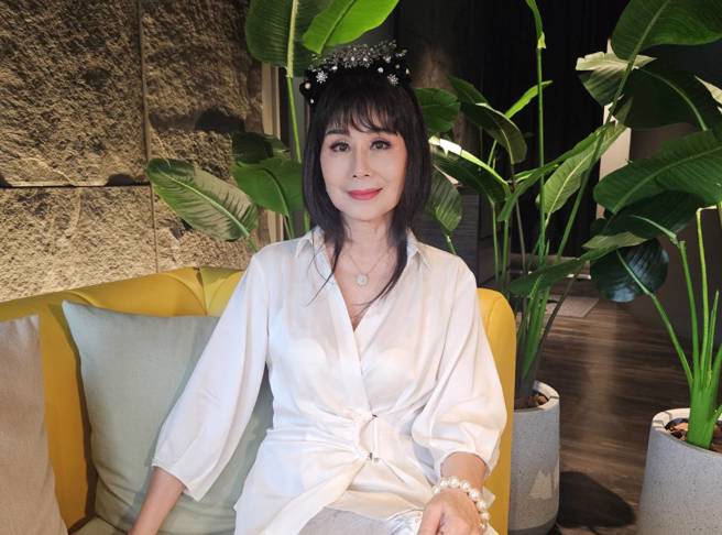 资深艺人张璃敏旅美超过30年，气质相当优雅。(游定刚拍摄)