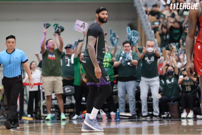 卡森斯的安保人員這次直接衝入場內行為實在太離譜了。(T1聯盟提供)