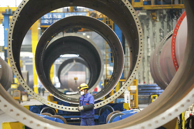 現今中國大陸以工業為基石的「工業人民幣」已打開新局。圖／中新社