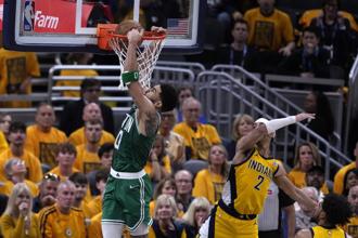 NBA》懷特超前三分球 綠衫軍逆襲溜馬橫掃進總冠軍賽