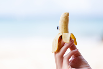 幫鄰居弟弟洗澡 妹子「憂搓破蛋」驚曝：那...居然可拉長