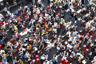 青鳥別亂飛！名醫喊「台灣民主重生」：你們要的那種已死