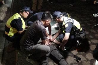 恐怖！闯南投青鸟行动会场  男子拿刀自残浴血送医