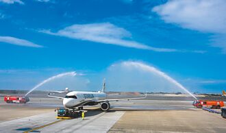 星宇衝營運 猛踩四大油門