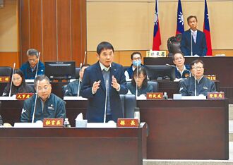 救出生率 鍾東錦拚生育津貼加碼至2萬元