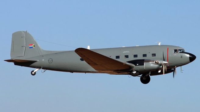 南非C-47在1990年进行过升级，换成涡轮螺旋桨引擎，所以改名C-47TP。(图/南非空军)