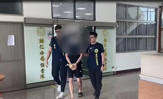 19岁申姓越南籍移工持水果刀刺死同乡遭逮捕时，全身吓到发抖。（读者提供／曹婷婷台南传真）