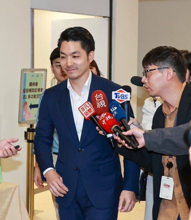 台北市長蔣萬安28日出席臺北市腸病毒71型疫苗接種記者會。（羅永銘攝）