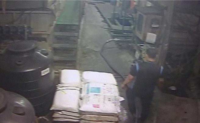 中部檢警環2022年及2023年在台中市太平區查獲唐振工業及嘉仕寶工業兩公司，將含重金屬廢水非法排放到大里溪，期間各長達3至5年，估計不法獲利各高達1億2649萬及6312萬餘元。（警方提供／陳淑芬台中傳真）