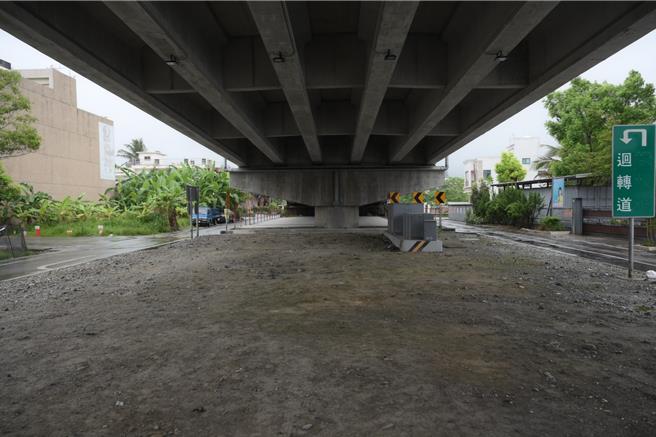 花蓮市公所為完善轄內親子公園建設，預計運用十六股大道橋下百坪閒置空間，設置兒童遊樂設施與體健設備。（花蓮市公所提供／羅亦晽花蓮傳真）
