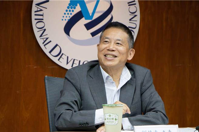 数学不好免惊！国发会主委刘镜清以数学老师经验，分享数学高分必杀攻略。（国发会提供／洪凯音台北传真）