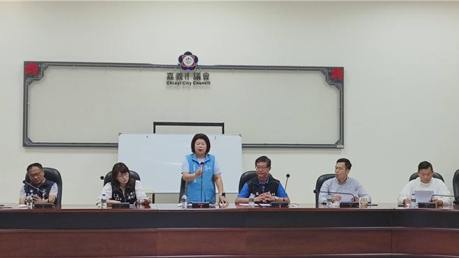 國民黨力拚國會職權修法，嘉義縣市議會黨團今日集體聲援。（廖素慧攝）