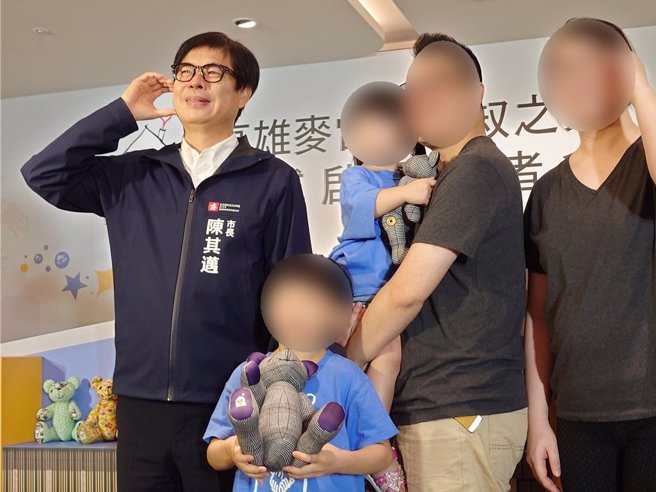 在云林刚出生就被诊断有心臟病的「滐宝」，成高雄麦当劳叔叔之家第一组入住家庭，大幅减轻三宝爸妈负担。（任义宇摄）