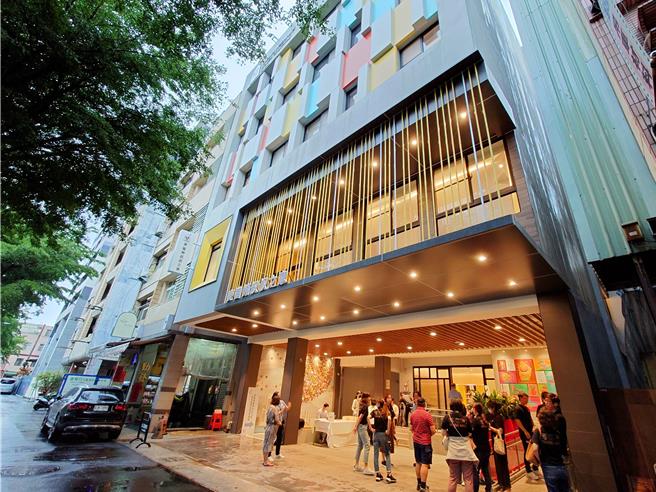 高雄今天启用麦当劳叔叔之家，提供远地就医儿童舒适住宿之处，避免来回奔波。（任义宇摄）