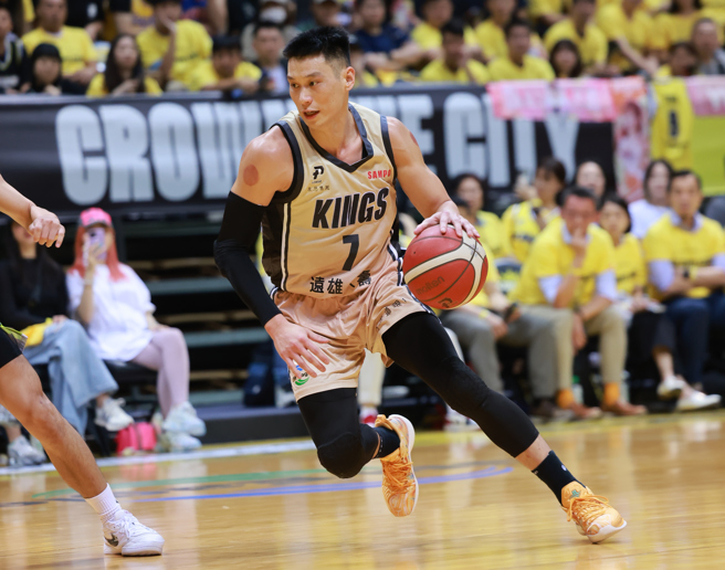 国王球星林书豪在下半场展现得分能力，带动球队反击。（新北国王提供）

