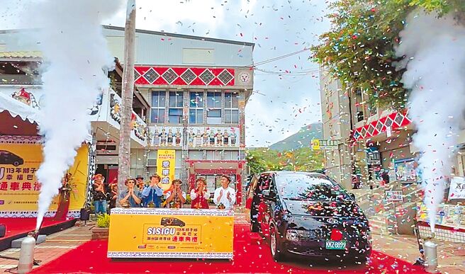 屏東縣獅子鄉幸福巴士除原有的枋寮線與東港線，27日起再加開潮州線，提供偏鄉更完善的醫療服務。（屏東監理站提供／羅琦文屏東傳真）