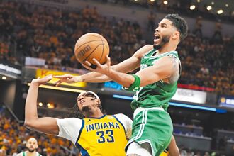 NBA》懷特致勝三分球 綠衫軍橫掃溜馬