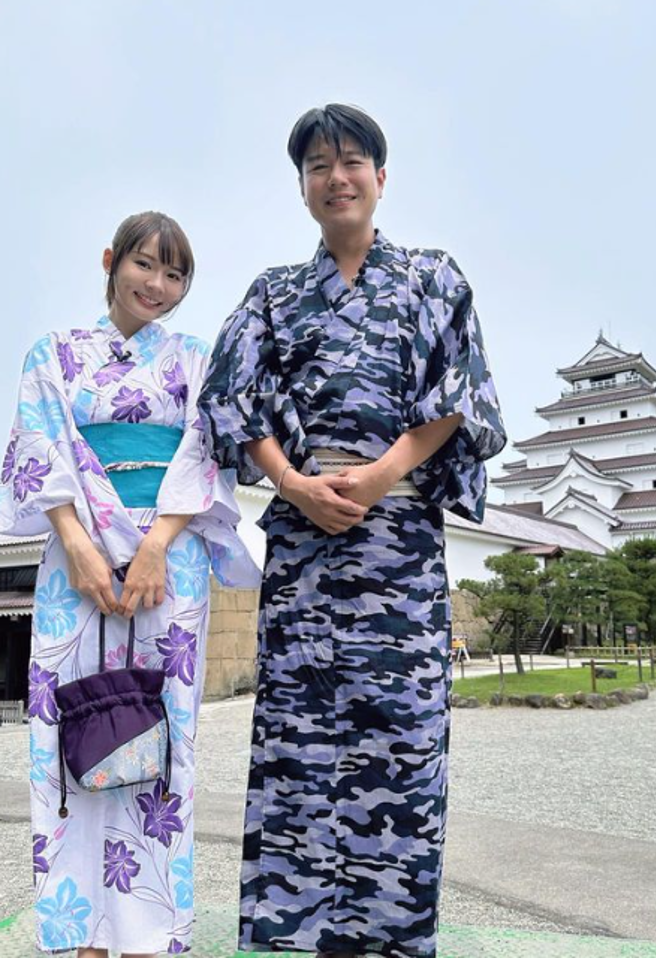 李易（右）去年曾将脸书头贴换成与他的搭檔女星林莎的照片。（图／翻摄自李易IG）