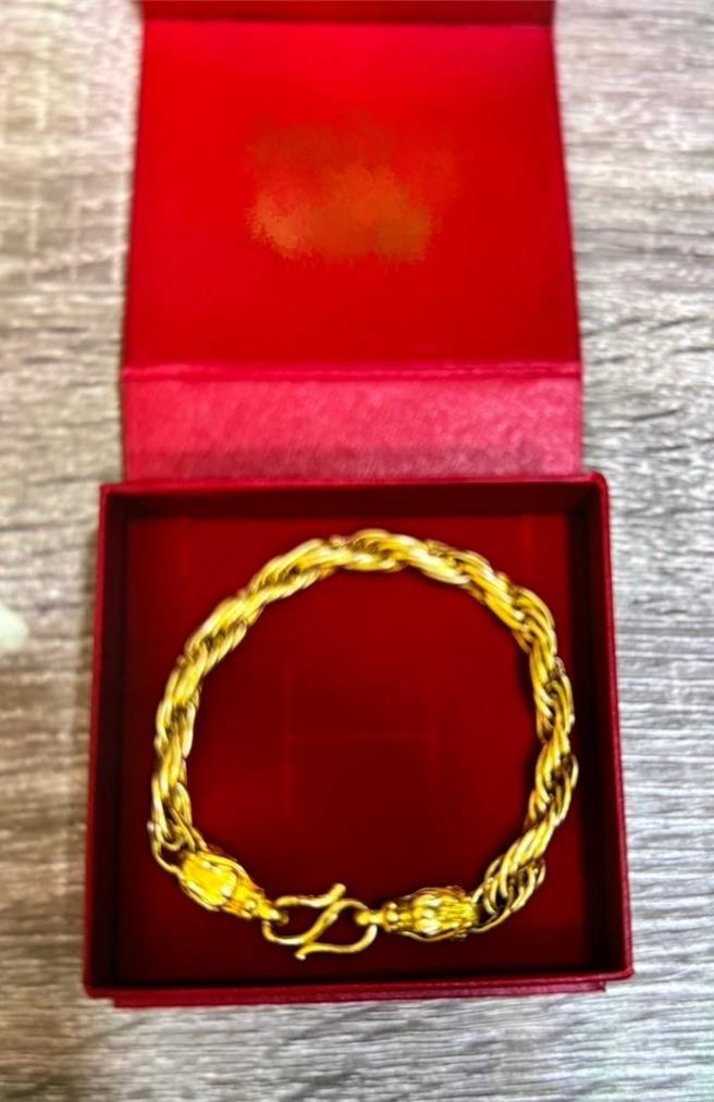 假買家真搶金，男連換5交通工具逃3縣市仍遭逮。(翻攝／蔡依珍桃園傳真)