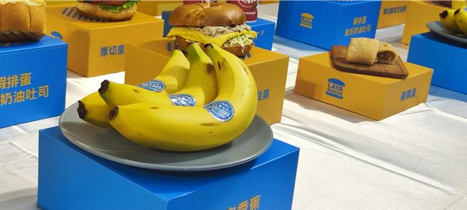 農業部農糧署積極推廣各通路，除了傳統賣場，也打入超商通路，29日更宣布進一步進軍早餐店，成功將國產香蕉導入早餐連鎖品牌通路。（林良齊攝）