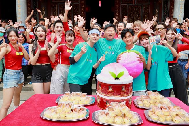 胡瓜今在宜蘭提前慶祝65歲生日。（圖／民視提供）