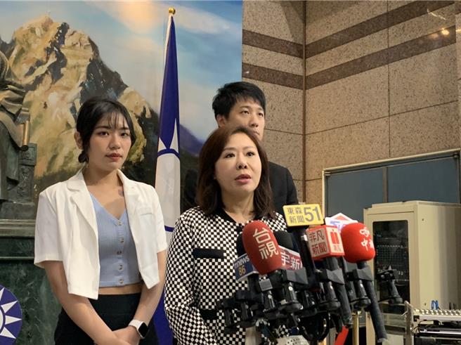 國民黨文傳會主委李彥秀今在中常會後受訪。（張薷攝）