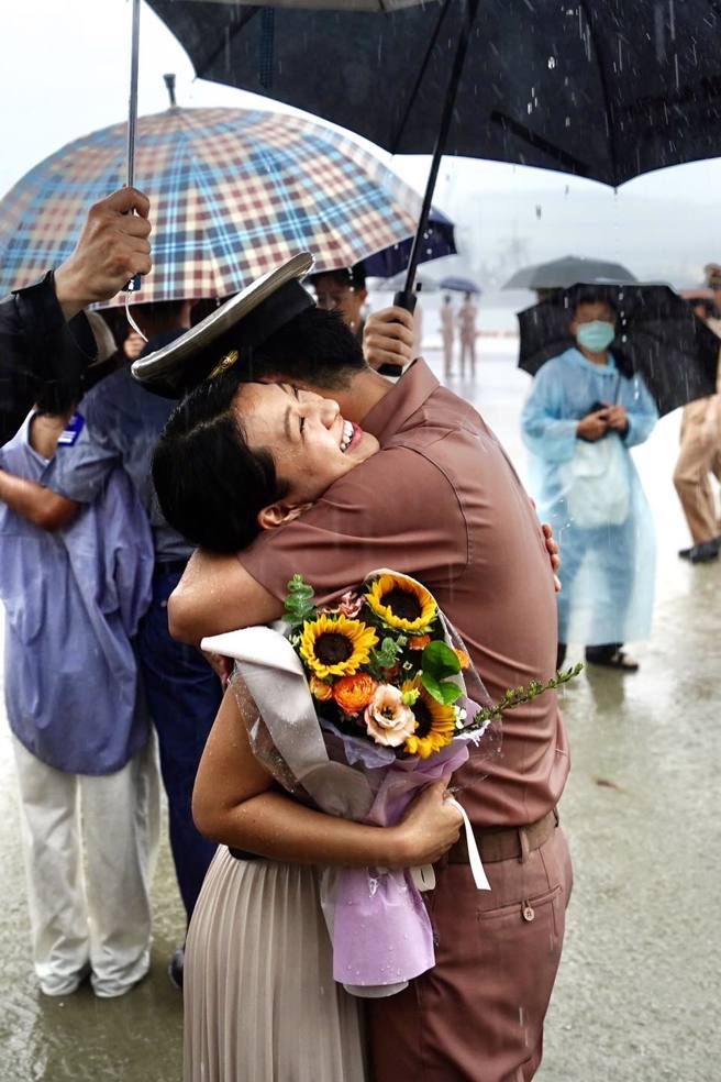 海军敦睦支队28日返抵左营军港。( 国防部提供 )