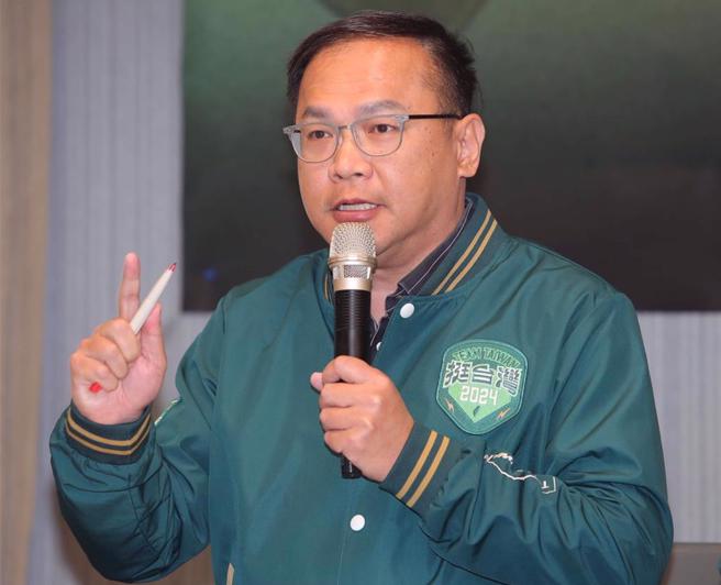 民進黨政策會執行長王義川27日在政論節目公開表示，他們可以透過手機訊號的定位，分析參與「青鳥行動」的年齡層並與過去民眾黨集會組成做對比，引發各界議論。