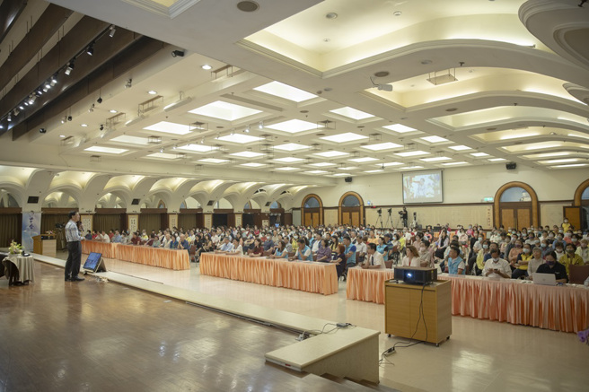 現場聽眾及網路同步觀看直播約1047人，總觸及次數近八千人。(圖/佛光山惠中寺提供)