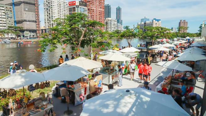 賽事周邊將有沙波夏日市集，匯集高雄特色攤商。（圖片來源：高雄市運動發展局提供）
