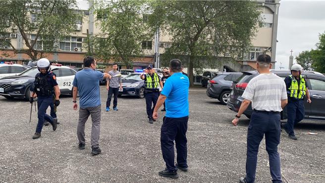 宜蘭縣聖母專校旁停車場今（29日）發生青少年持棍棒鬥毆。（宜蘭縣警察局三星分局提供／吳佩蓉宜蘭傳真）