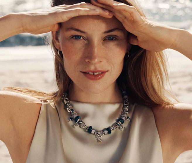 Pandora夏季珠寶以大自然、夏日冒險為主題，充滿正能量。（Pandora提供）