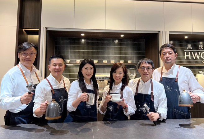 台大EiMBA学生推出Aqua Q水润咖啡，引起美容和咖啡业界关注。（台湾大学EiMBA提供）