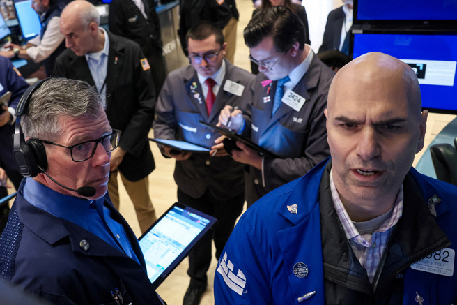周三美股早盘惨跌。（图/路透社）
