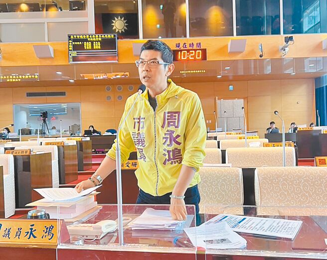 針對車禍是否執行酒測？台中市議員周永鴻（見圖）28日要求警察局長李文章說清楚。（陳淑娥攝）