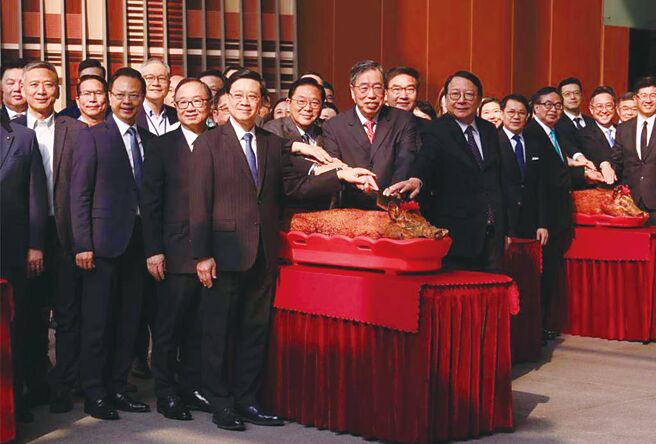 據港媒披露，香港立法會擬選在10月1日 （大陸國慶日）前後組團訪問北京。 （中新社）