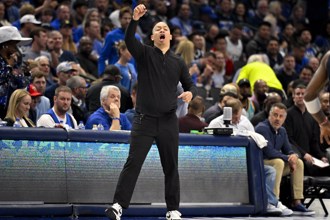 NBA》不給湖人搶走機會？快艇長期高薪續約教頭泰隆盧