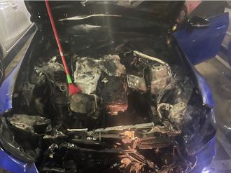 地下室賓士跑車引擎突自燃    險延燒八德社區大樓嚇壞住戶