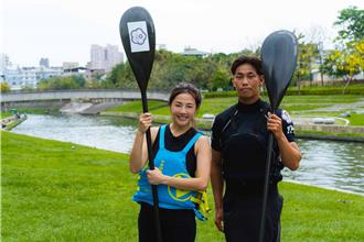 小8张允曦同框鲜肉体育男！跳舞亲密互动被直击「耻度爆表」