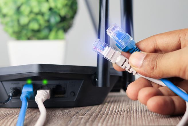 冲绳那霸市府大楼上月发生网路大瘫痪事故，原因竟是一名电脑白痴员工引起。（示意图，shutterstock／达志）